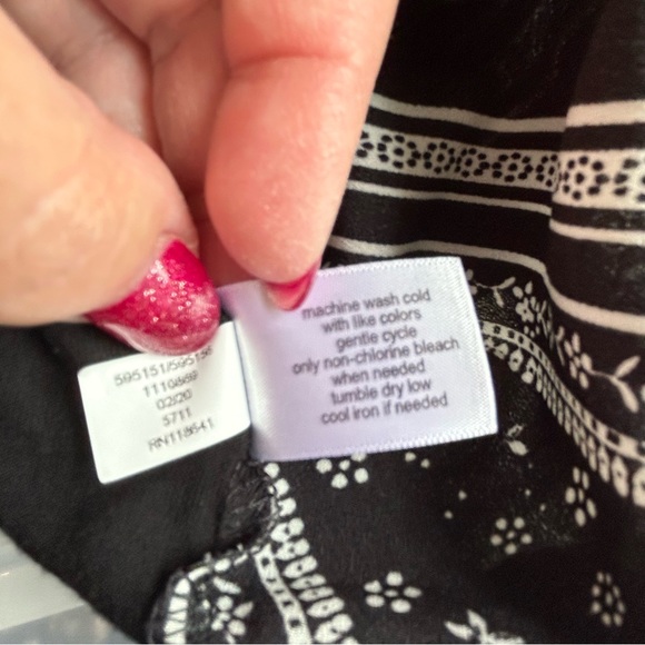 Lane Bryant black and white sleeveless blouse Size 16 - Picture 6 of 7